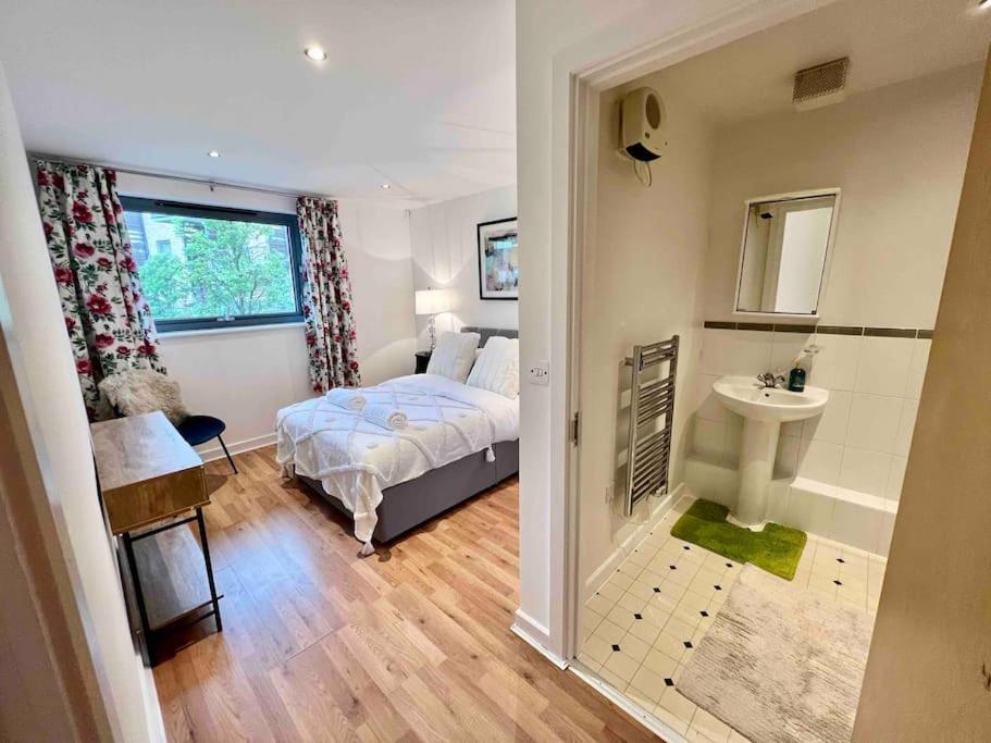 Brownberry Tree Serviced Apartment CBG Εξωτερικό φωτογραφία