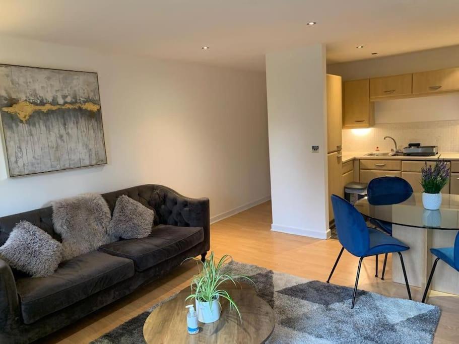 Brownberry Tree Serviced Apartment CBG Εξωτερικό φωτογραφία