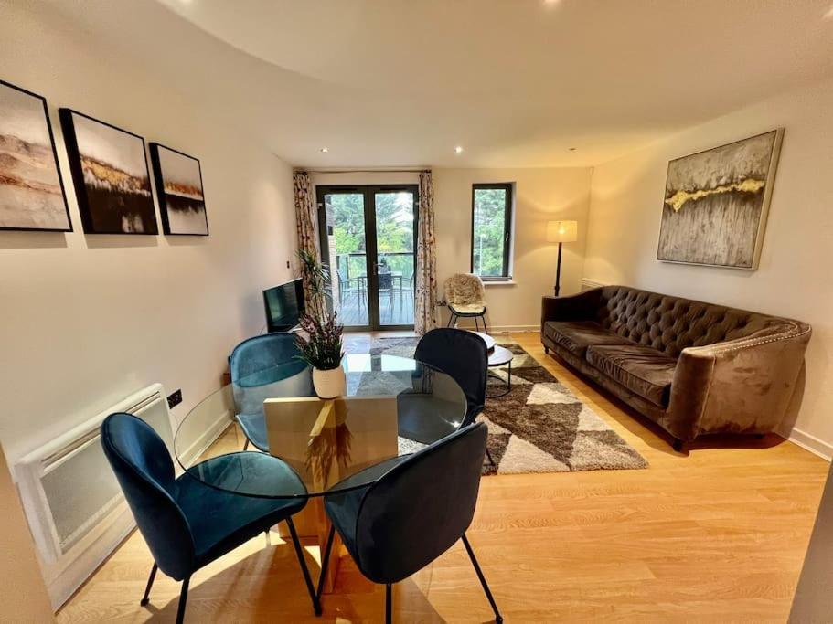 Brownberry Tree Serviced Apartment CBG Εξωτερικό φωτογραφία